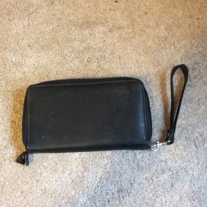 Black wristlet